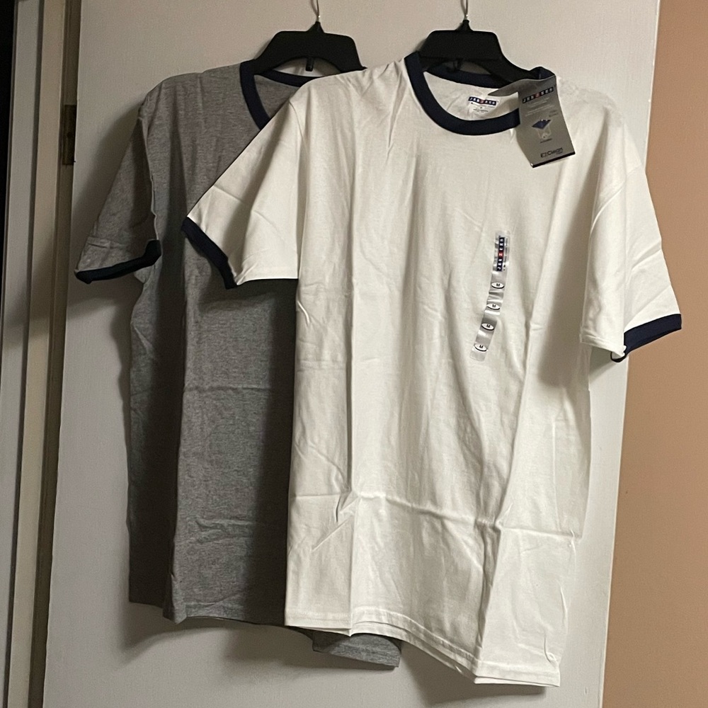 Vintage style ring T’s